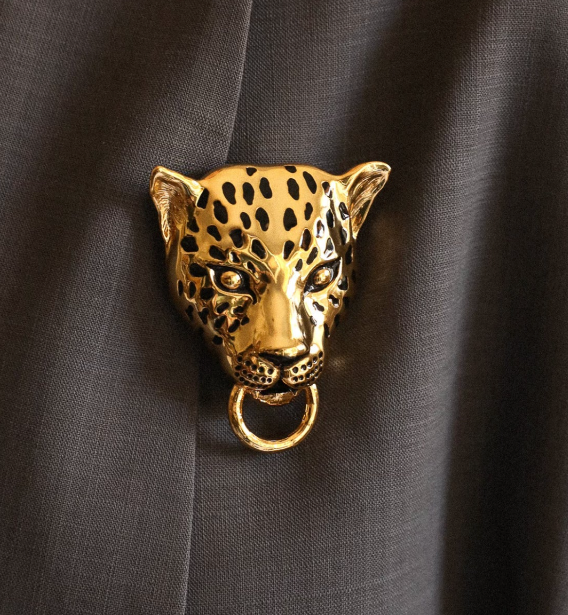 Broche Léopard émaillée 金色琺瑯獵豹胸針