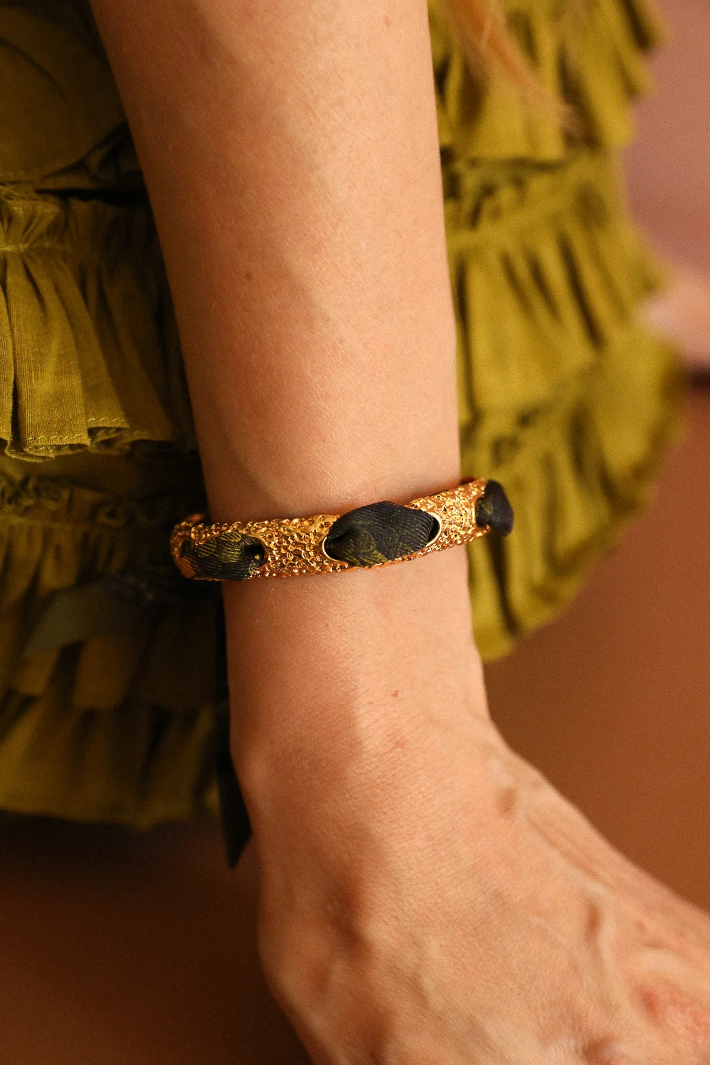 Serpents Kaki 叢林蛇影 1cm真絲手鐲