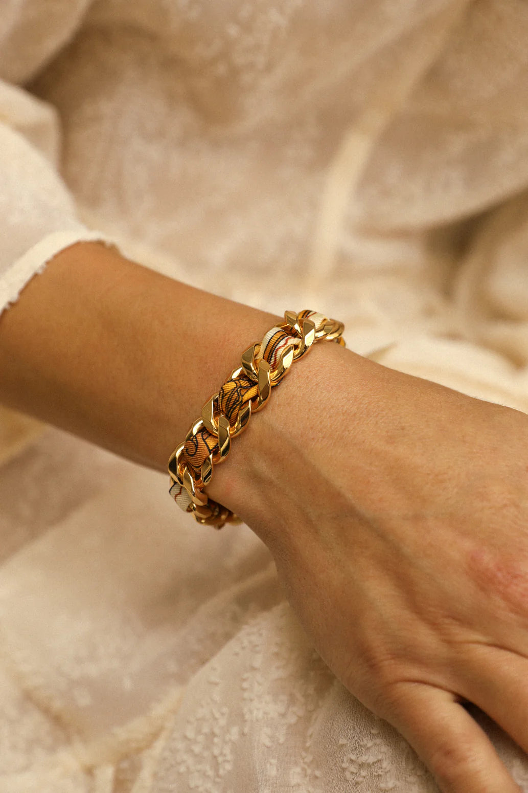 Adresse Inconnue Snow Unknown Land 1cm Ribbon Bracelet