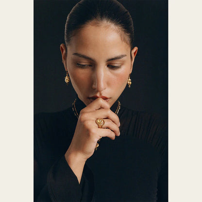 Rhoda Chevalière Ring