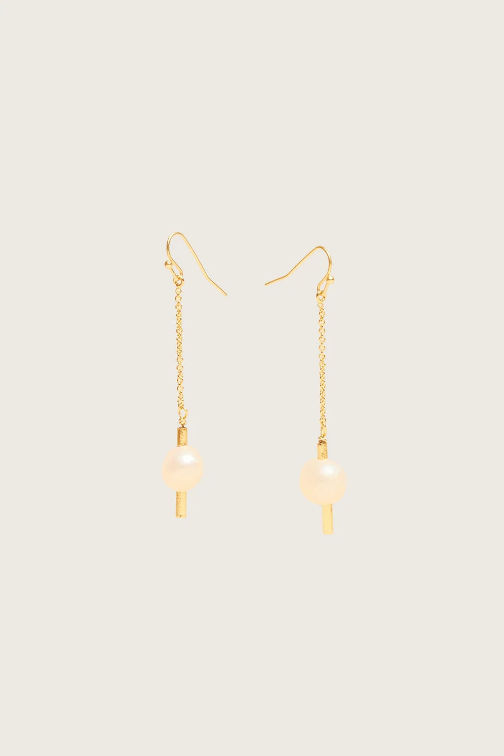 Murnia Pearl Earrings