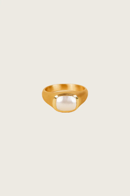 Lustrae Pearl Ring
