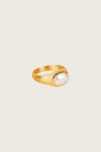 Lustrae Pearl Ring